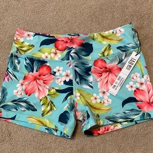 Fitted workout shorts